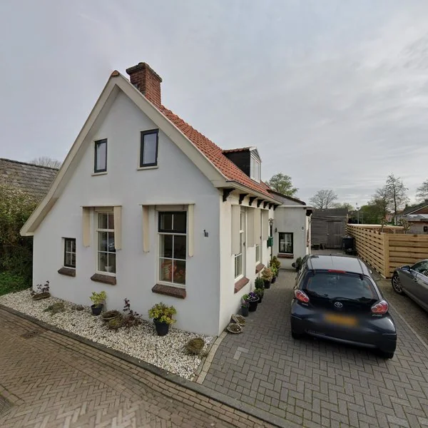 Straatbeeld van Spaarbankweg 6, 9909BN Spijk