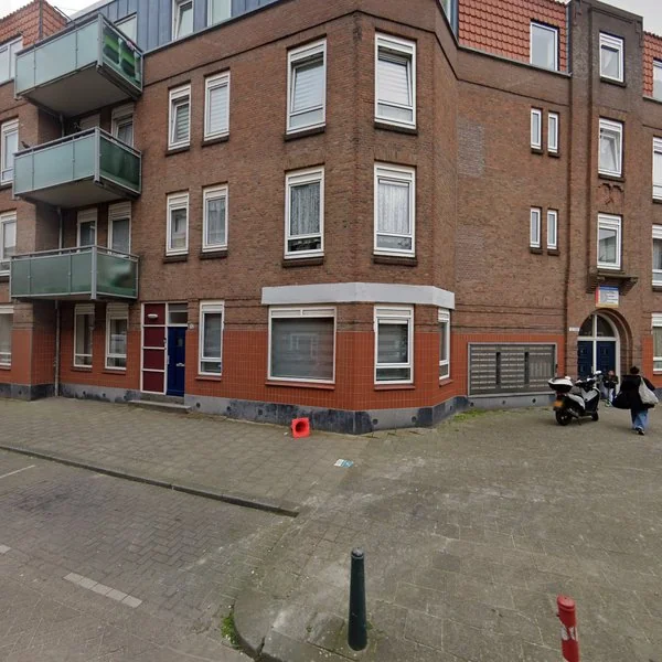 Straatbeeld van Spiegelstraat 104, 3027VV Rotterdam