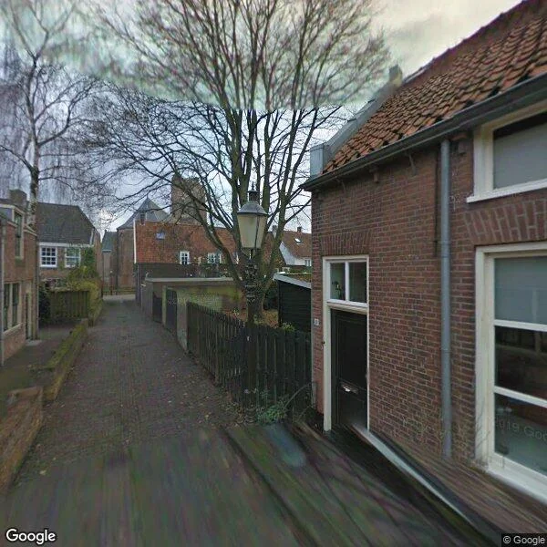 Straatbeeld van Spieringstraat 10, 4285AP Woudrichem