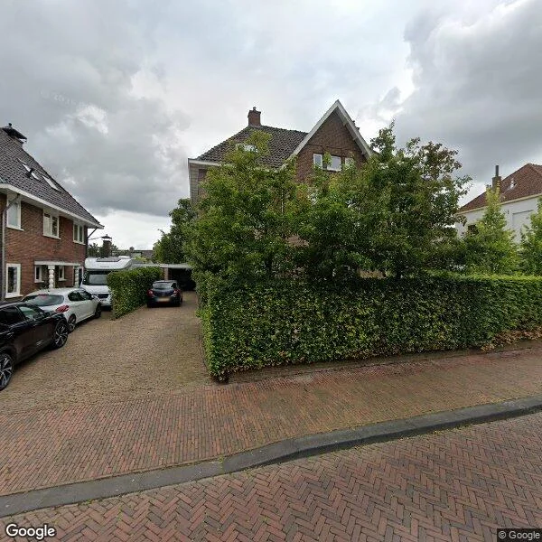Straatbeeld van Spoorstraat 30, 3862AD Nijkerk