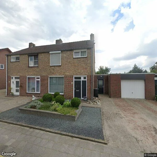 Straatbeeld van Spoorstraat 36, 5865AH Tienray