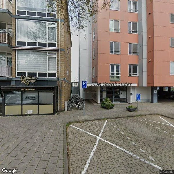 Straatbeeld van Stadhoudersplein 51, 2404BE Alphen aan den Rijn