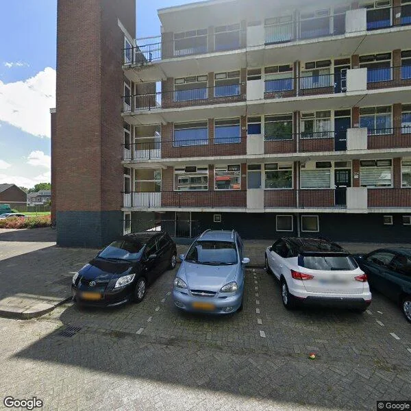 Straatbeeld van Staringlaan 242, 3351TH Papendrecht