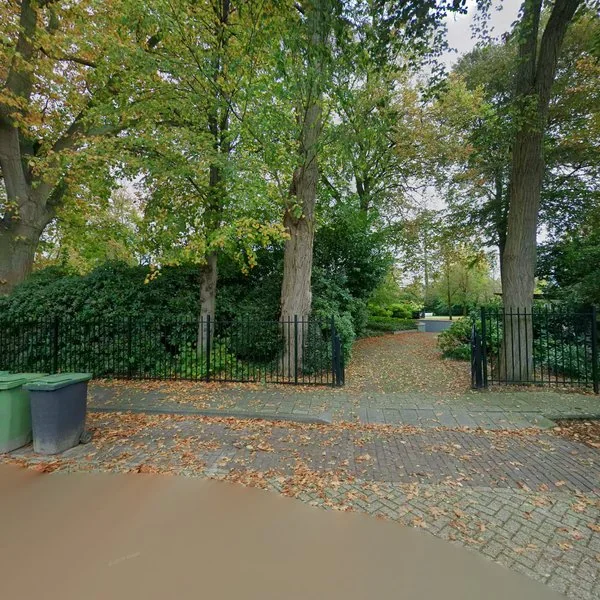 Straatbeeld van Stationsstraat 2, 5241EE Rosmalen