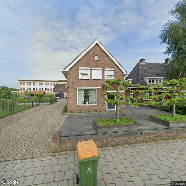 Straatbeeld van Stationsstraat 77, 3905JH Veenendaal