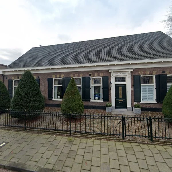 Straatbeeld van Stationsweg 15, 2182BA Hillegom
