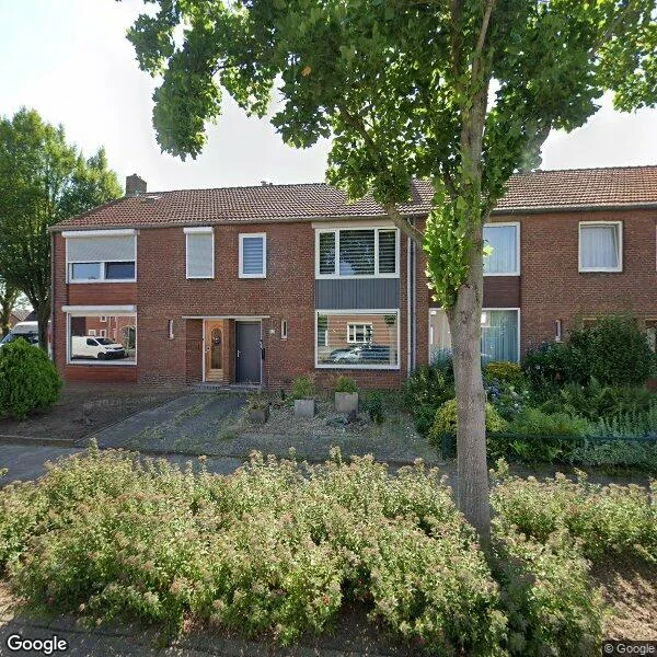 Straatbeeld van Steenakkerstraat 30, 6051JW Maasbracht