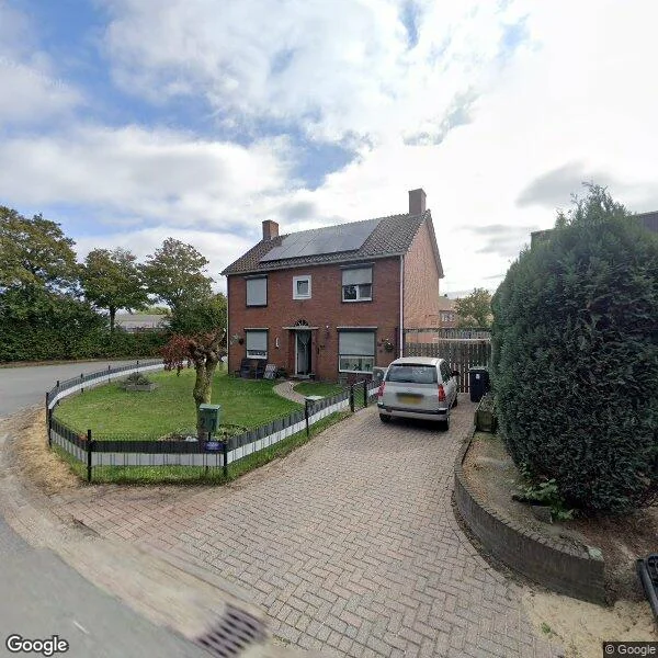 Straatbeeld van Steenweg 27, 5932AC Tegelen