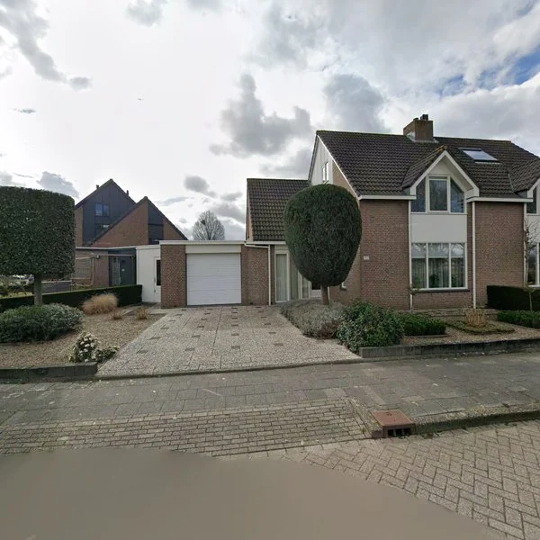 Straatbeeld van Strausslaan 110, 2992PE Barendrecht