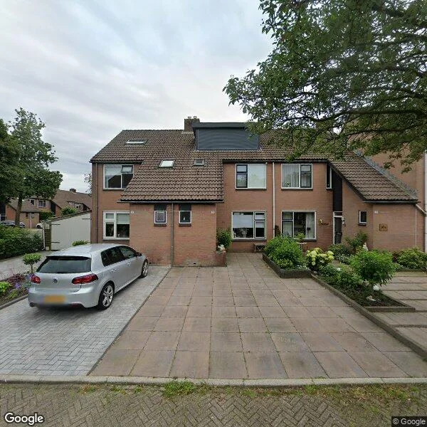 Straatbeeld van Strausslaan 30, 3781HN Voorthuizen
