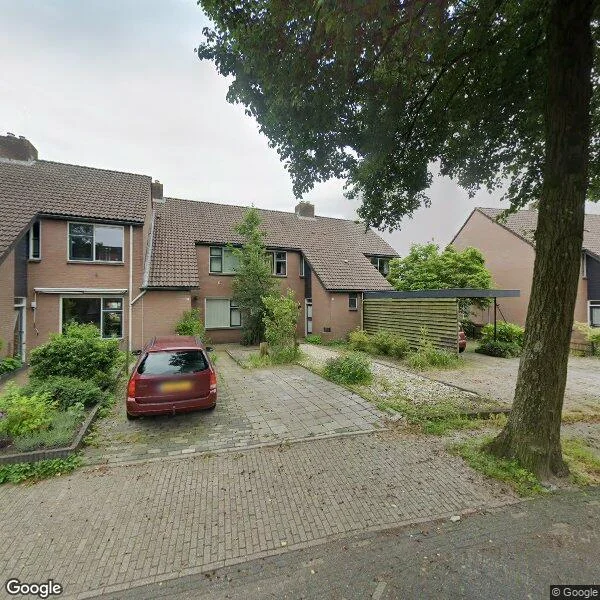 Straatbeeld van Strausslaan 9, 3781HJ Voorthuizen