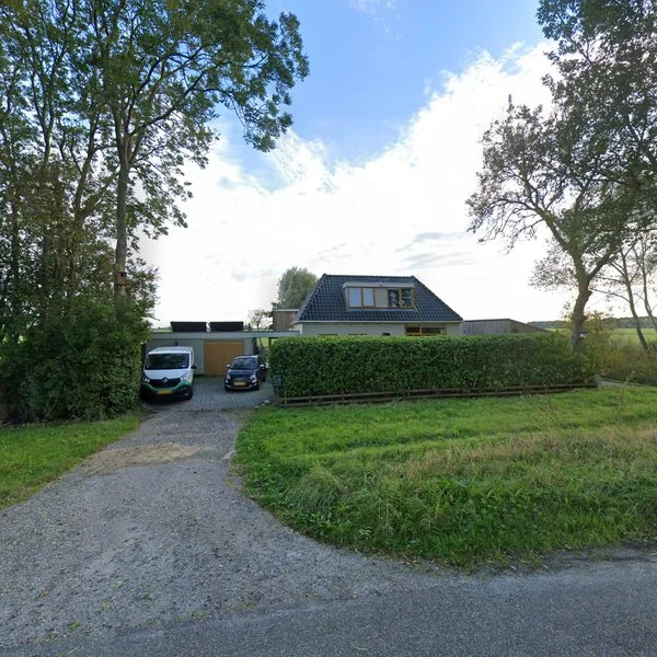 Straatbeeld van Strjitwei 2, 9035VM Dronryp