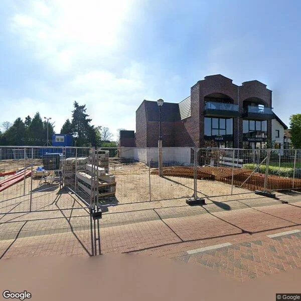 Straatbeeld van 't Dorp 11b, 5384MA Heesch
