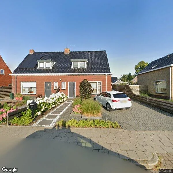 Straatbeeld van Taeke Schuilengalaan 77, 9231GT Surhuisterveen