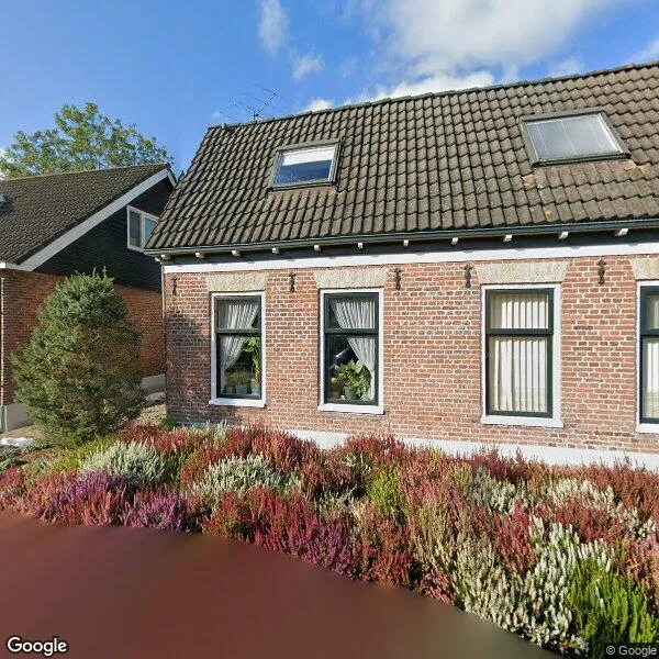 Straatbeeld van Thoden van Velzenweg 27, 9254HC Hurdegaryp