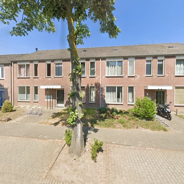 Straatbeeld van Tienderweg 27, 6093EN Heythuysen