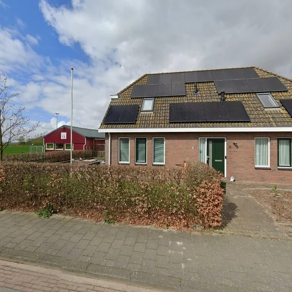 Straatbeeld van Tilweg 8, 9983SR Roodeschool