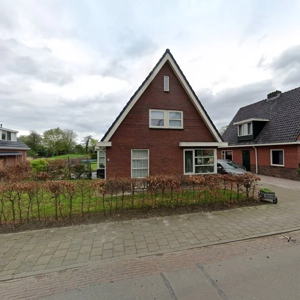 Straatbeeld van Torenstraat 15, 9982AW Uithuizermeeden