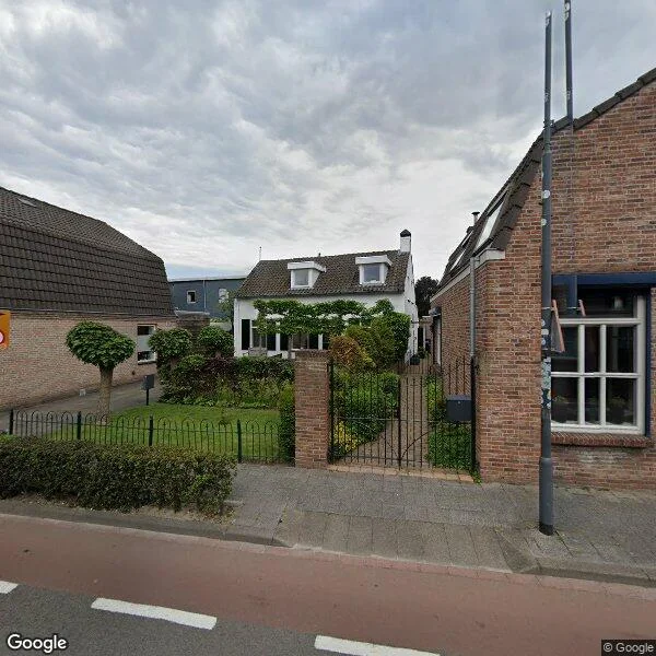 Straatbeeld van Tramstraat 74, 5104GM Dongen