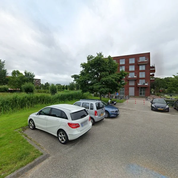 Straatbeeld van Ubbo Emmiuslaan 721, 8917JE Leeuwarden
