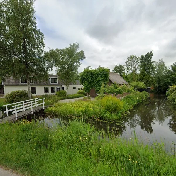 Straatbeeld van Uitweg 32, 3652LP Woerdense Verlaat