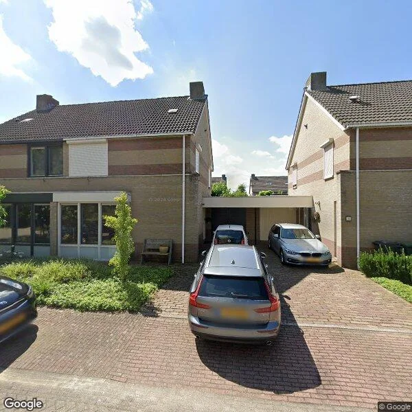 Straatbeeld van Uiverstraat 16, 5912TD Venlo