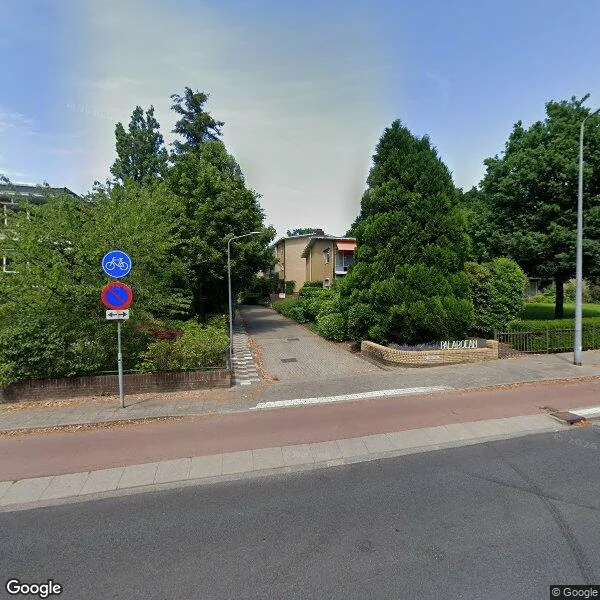 Straatbeeld van Vaartweg 142, 1217SX Hilversum