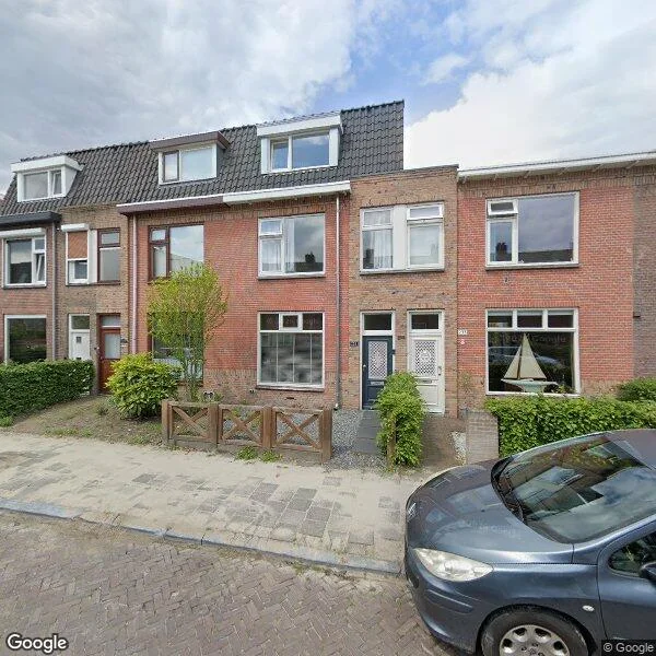 Straatbeeld van Valkenierslaan 231, 4834CE Breda