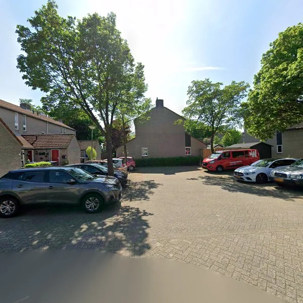 Straatbeeld van Valkhoek 7, 3201SN Spijkenisse