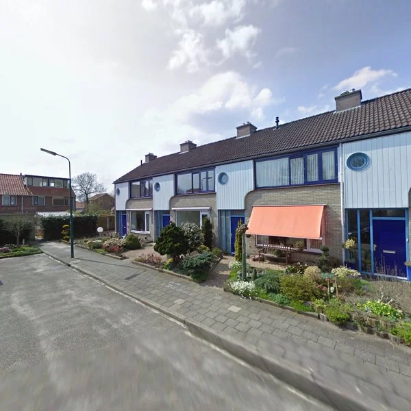 Straatbeeld van Van Alphenstraat 18, 3615AJ Westbroek