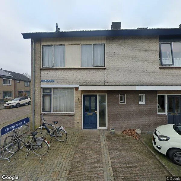 Straatbeeld van Van de Zwaluwestraat 1, 4921TN Made