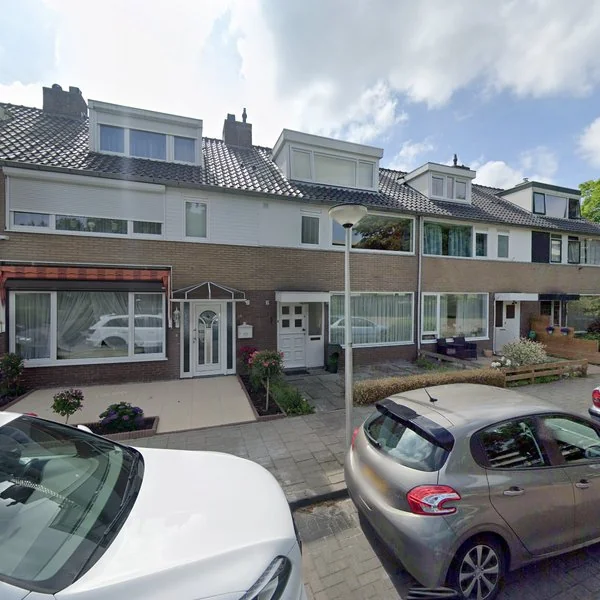 Straatbeeld van van Dijkstraat 21, 1111ND Diemen