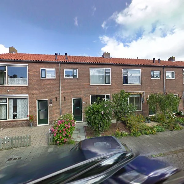 Straatbeeld van van Dorthstraat 13, 2481XT Woubrugge