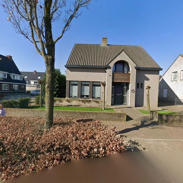 Straatbeeld van Van Irhovenstraat 21, 5398HX Maren-Kessel