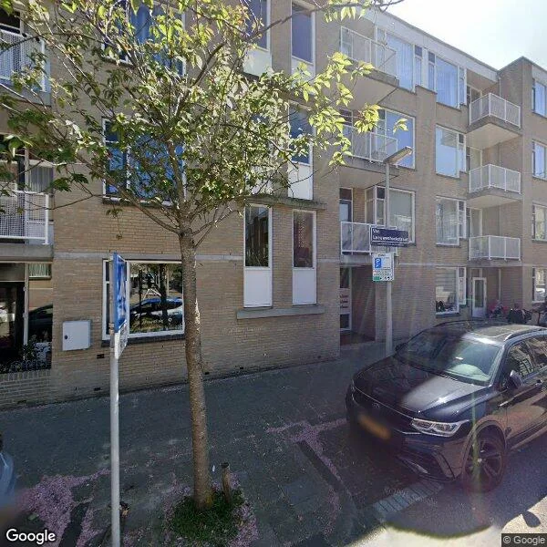 Straatbeeld van Van Leeuwenhoekstraat 127, 2516GV Den Haag