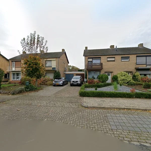 Straatbeeld van van Loonstraat 9, 6081BN Haelen