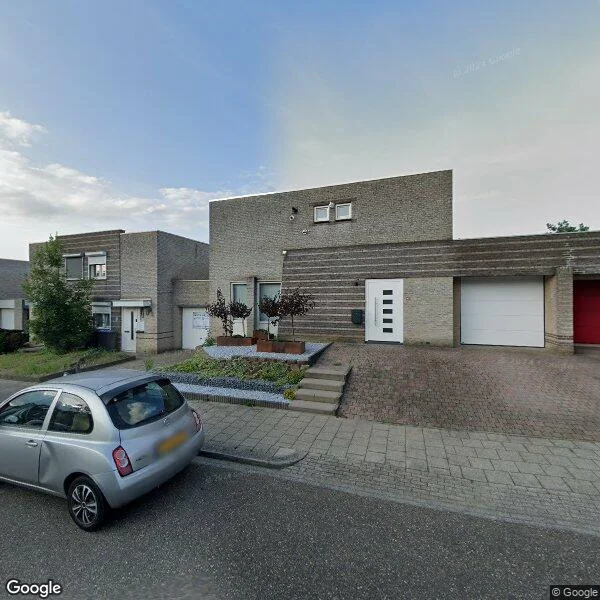 Straatbeeld van Varenbeukerweg 4, 6414NK Heerlen