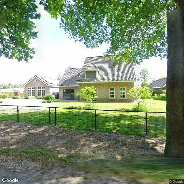 Straatbeeld van Veedijk 2, 5248NM Rosmalen