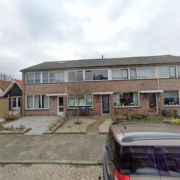 Straatbeeld van Veenislaan 3, 1911HJ Uitgeest