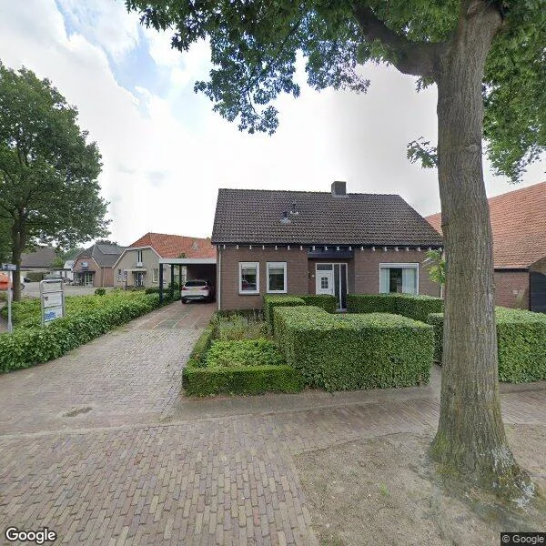 Straatbeeld van Veenstraat 16, 5124ND Molenschot