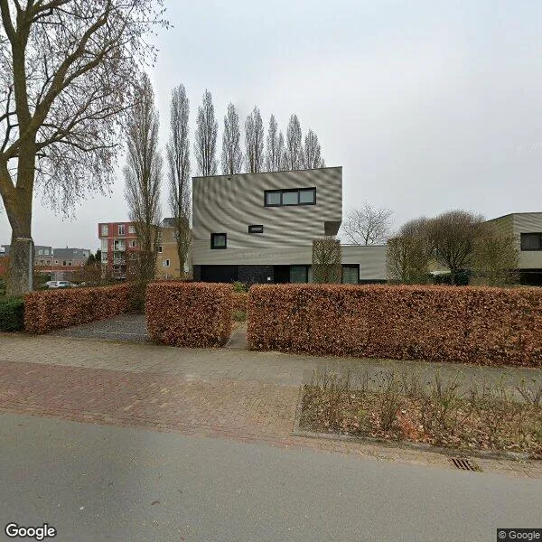 Straatbeeld van Veenweg 2, 9728NL Groningen