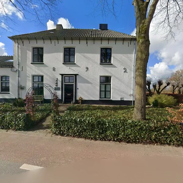 Straatbeeld van Veerweg 1a, 6668LJ Randwijk