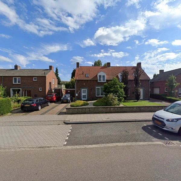 Straatbeeld van Veestraat 35, 6067AR Linne