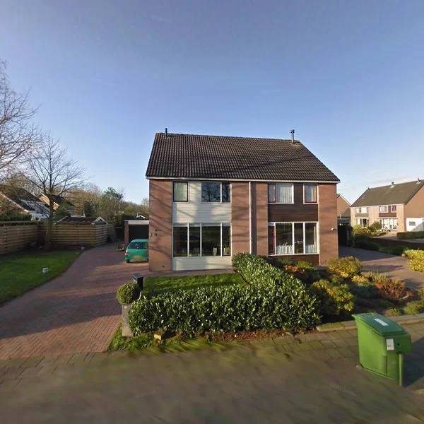 Straatbeeld van Vennenweg 2, 9311RC Nieuw-Roden
