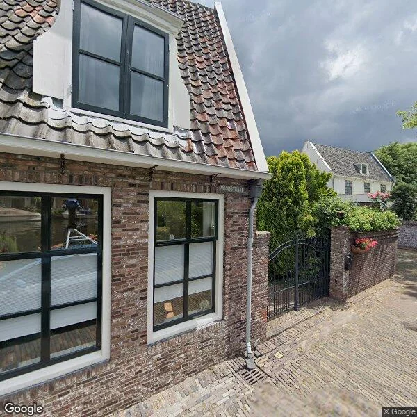 Straatbeeld van Voorstraat 1, 3633BA Vreeland