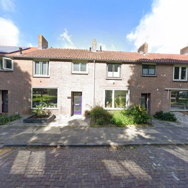 Straatbeeld van Voorstraat 12, 8317AG Kraggenburg