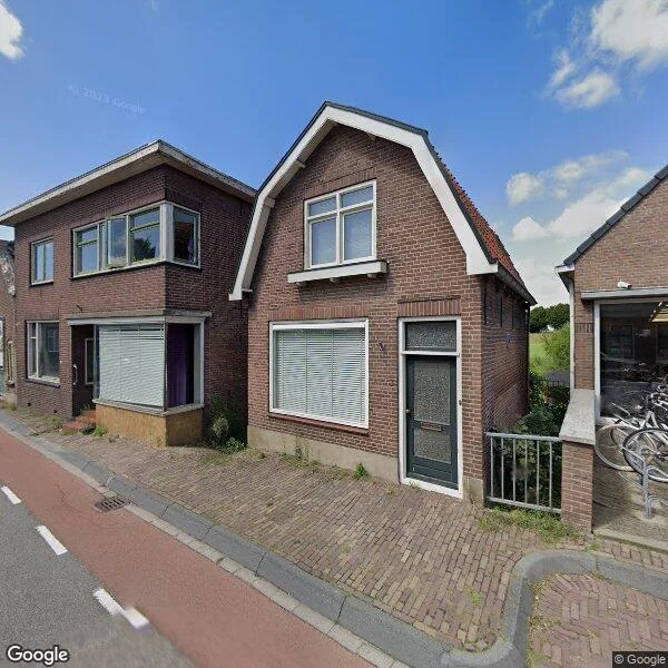 Straatbeeld van Voorstraat 3, 2964AH Groot-Ammers