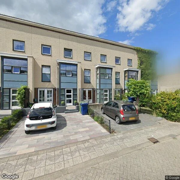 Straatbeeld van Vrije Zeestraat 13, 1335VR Almere