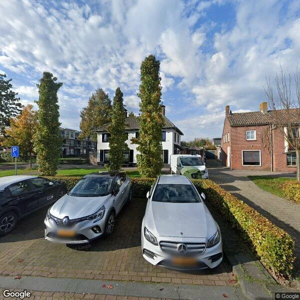 Straatbeeld van Vrijheidsplein 4, 4271AW Dussen