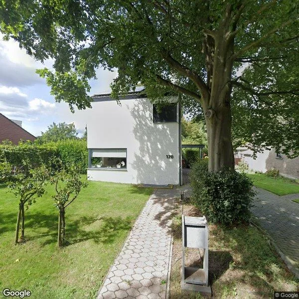 Straatbeeld van Vroenhovenweg 170, 6213HD Maastricht